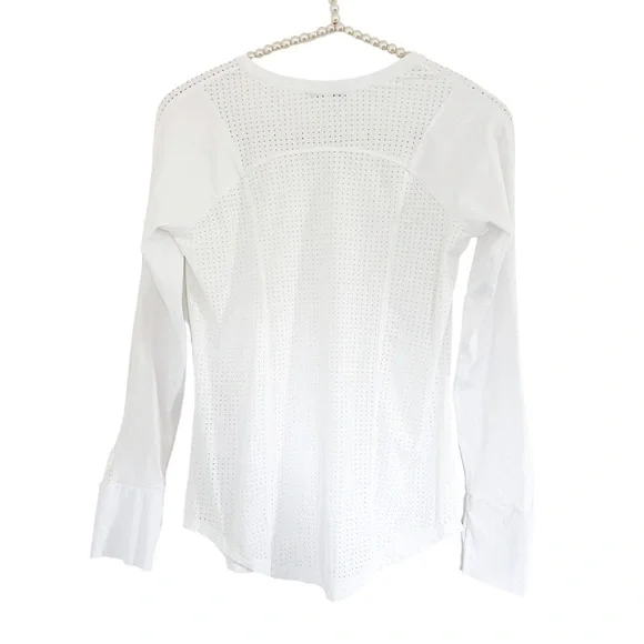 L’ETOILE SPORT Performance The Perforated Long Sleeve Tee in White  Size XS - Picture 7 of 10
